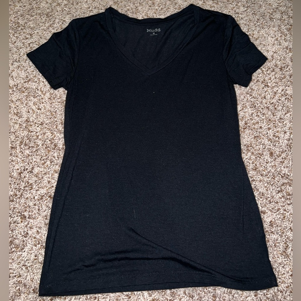Mudd, medium women’s black v-neck t-shirt